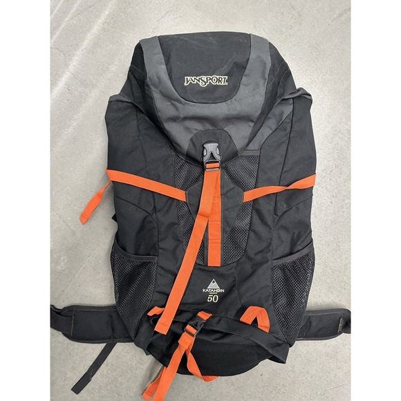 jansport 50 liter backpack RIGHT PACK Features include a front utility pocket and key clip. JanSport Katahdin 50 Hiking Backpack
